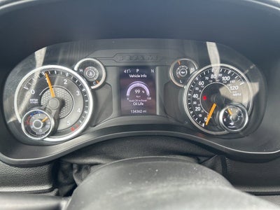 2020 RAM 1500 Big Horn Crew Cab 4x4 5'7" Box