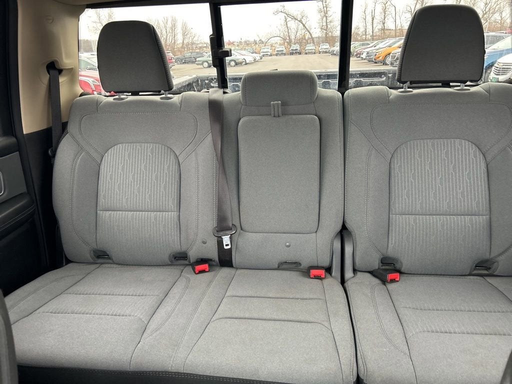 2020 RAM 1500 Big Horn Crew Cab 4x4 5'7" Box