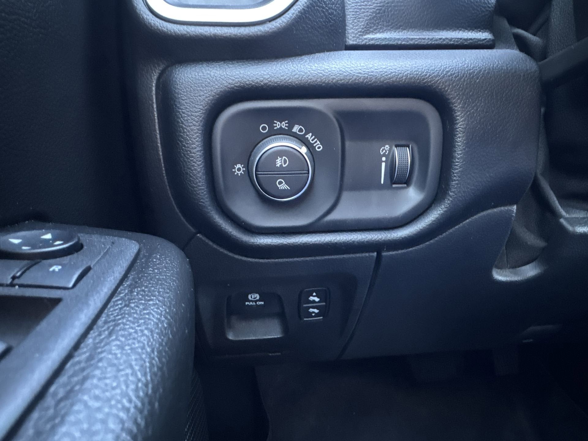 2022 RAM 1500 Big Horn Crew Cab 4x4 6'4" Box