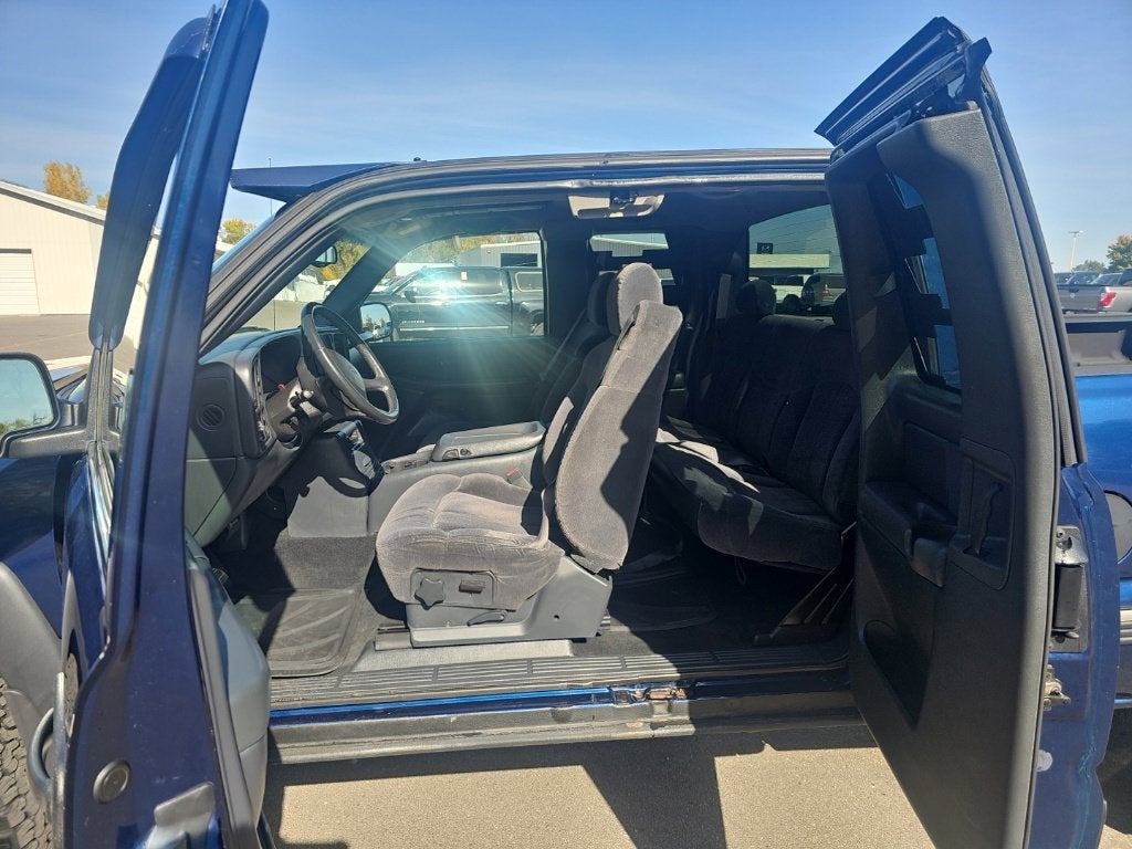 2002 Chevrolet Silverado 2500 HD LS