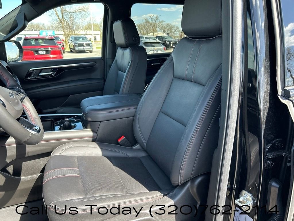 2025 Chevrolet Suburban RST