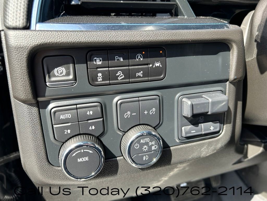 2025 Chevrolet Suburban RST