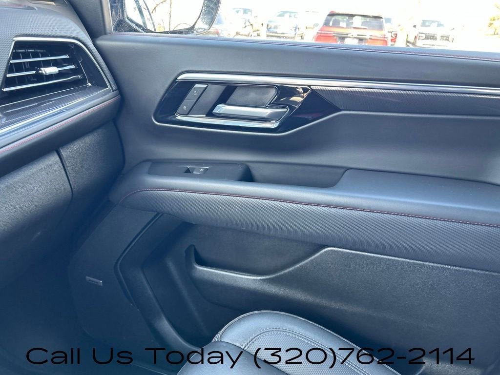 2025 Chevrolet Suburban RST