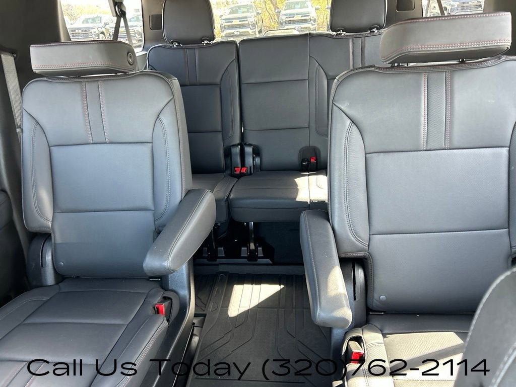 2025 Chevrolet Suburban RST