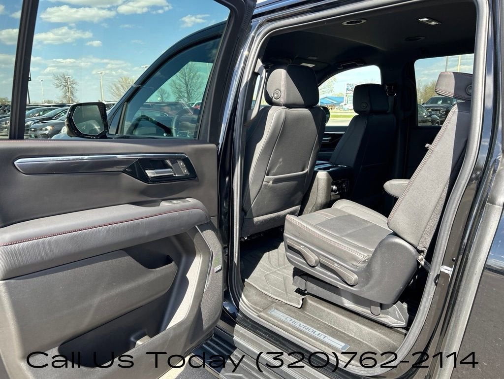 2025 Chevrolet Suburban RST