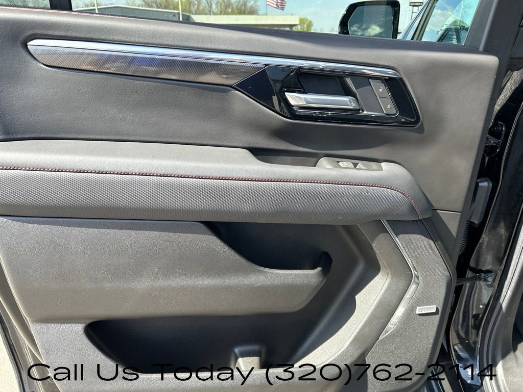 2025 Chevrolet Suburban RST