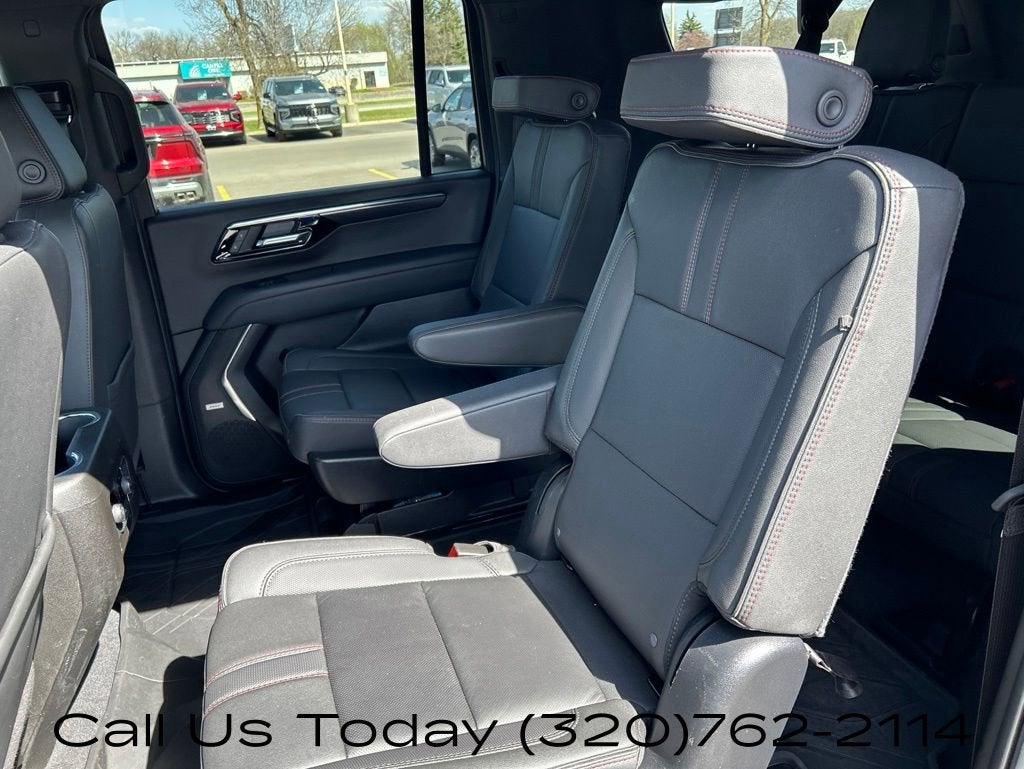 2025 Chevrolet Suburban RST