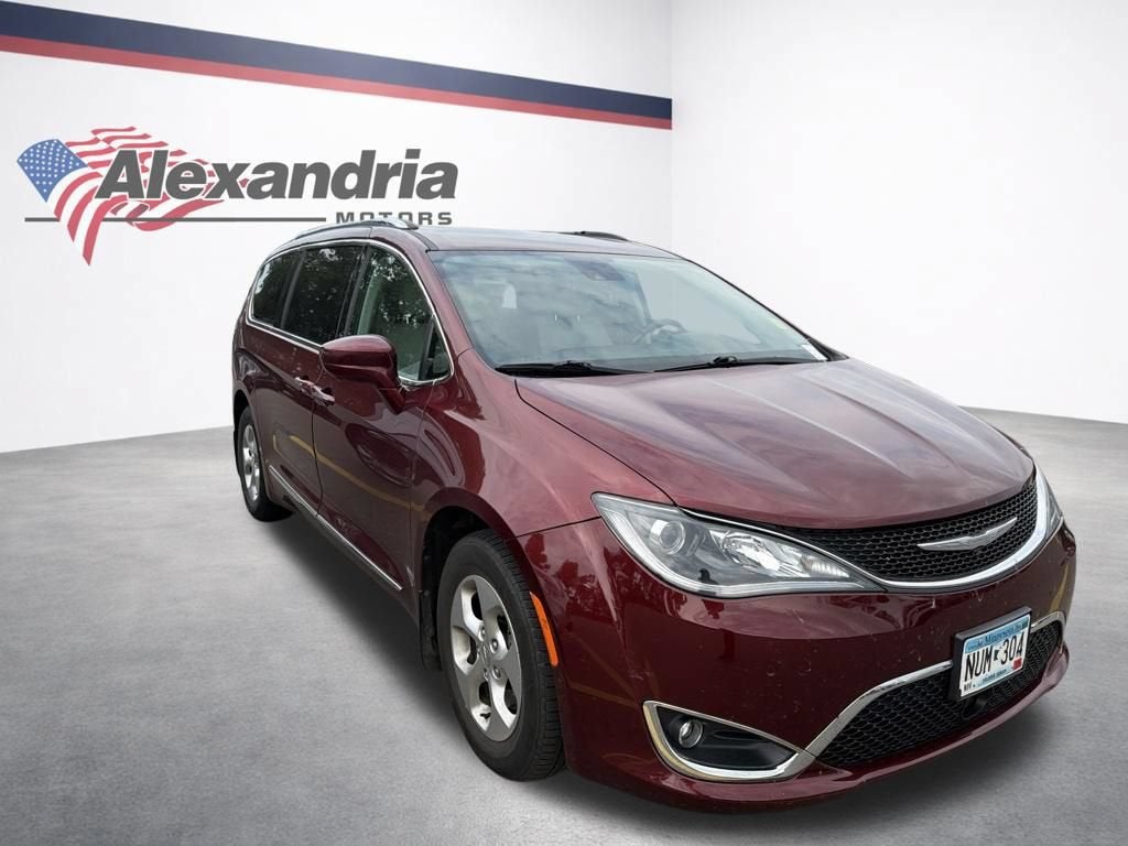 2017 Chrysler Pacifica Touring-L Plus