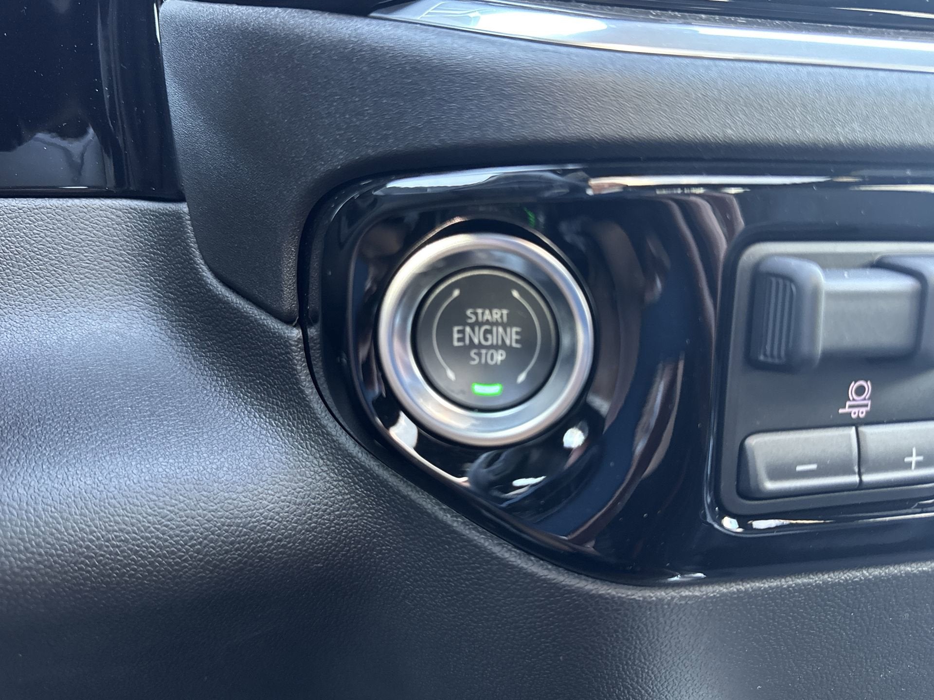 2025 Chevrolet Silverado 3500 HD High Country