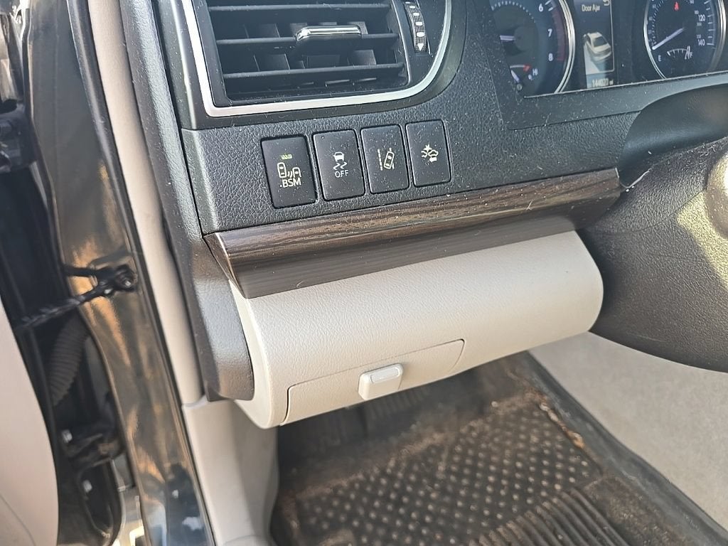 2016 Toyota Camry XLE V6