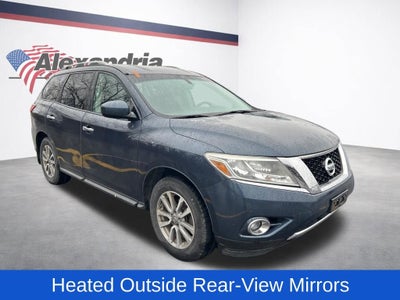 2016 Nissan Pathfinder SV