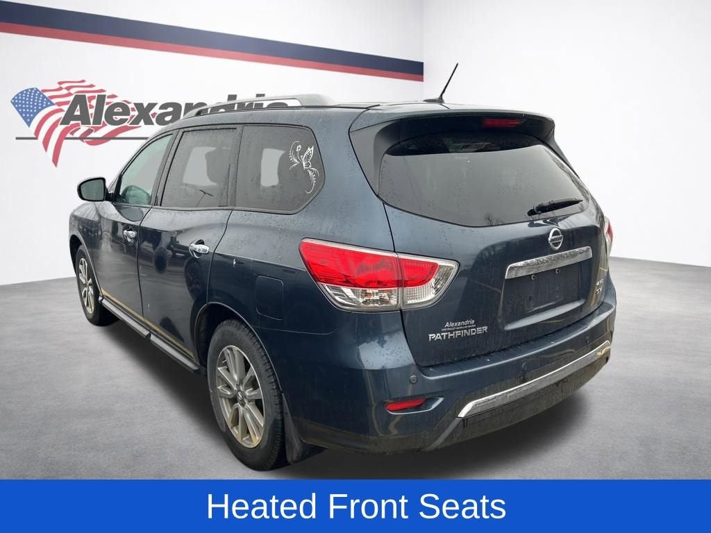 2016 Nissan Pathfinder SV